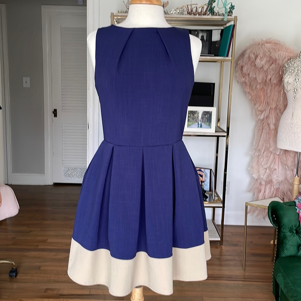 Professional work dress with pockets